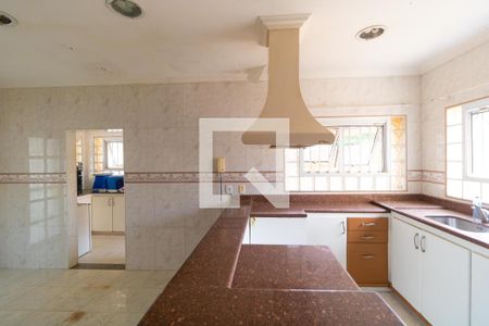 Casa à venda com 331m², 4 quartos e 3 vagas Casa à venda com 331m², 4 quartos e 3 vagasCozinha