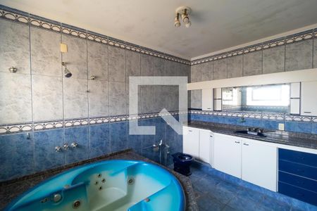 Casa à venda com 331m², 4 quartos e 3 vagas Casa à venda com 331m², 4 quartos e 3 vagasBanheiro da Suíte 02