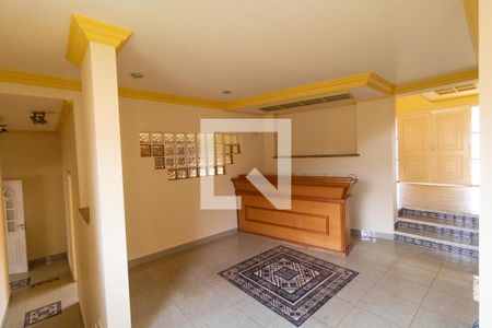 Casa à venda com 331m², 4 quartos e 3 vagas Casa à venda com 331m², 4 quartos e 3 vagasSala 02