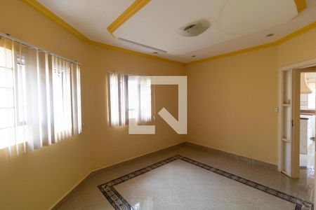 Casa à venda com 331m², 4 quartos e 3 vagas Casa à venda com 331m², 4 quartos e 3 vagasSala de Jantar