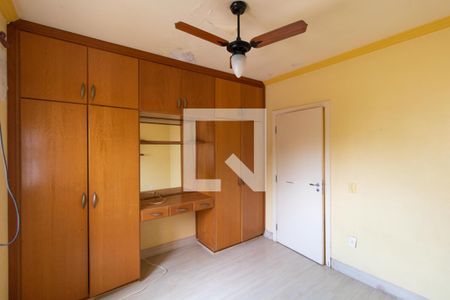 Casa à venda com 331m², 4 quartos e 3 vagas Casa à venda com 331m², 4 quartos e 3 vagasQuarto 01