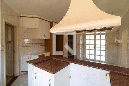 Casa à venda com 331m², 4 quartos e 3 vagas Casa à venda com 331m², 4 quartos e 3 vagasCozinha