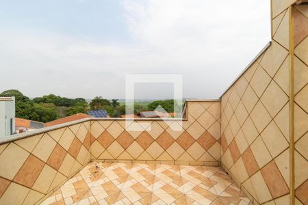 Casa à venda com 331m², 4 quartos e 3 vagas Casa à venda com 331m², 4 quartos e 3 vagasTerraço