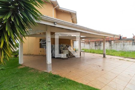 Casa à venda com 331m², 4 quartos e 3 vagas Casa à venda com 331m², 4 quartos e 3 vagasGaragem