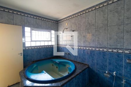 Casa à venda com 331m², 4 quartos e 3 vagas Casa à venda com 331m², 4 quartos e 3 vagasBanheiro da Suíte 02