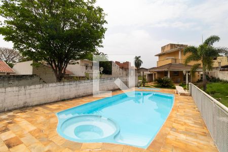 Casa à venda com 331m², 4 quartos e 3 vagas Casa à venda com 331m², 4 quartos e 3 vagasPiscina