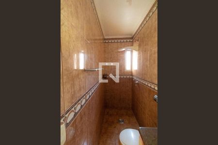 Casa à venda com 331m², 4 quartos e 3 vagas Casa à venda com 331m², 4 quartos e 3 vagasBanheiro