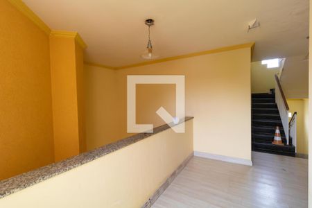 Casa à venda com 331m², 4 quartos e 3 vagas Casa à venda com 331m², 4 quartos e 3 vagasHall Íntimo