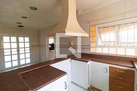 Casa à venda com 331m², 4 quartos e 3 vagas Casa à venda com 331m², 4 quartos e 3 vagasCozinha