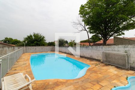 Casa à venda com 331m², 4 quartos e 3 vagas Casa à venda com 331m², 4 quartos e 3 vagasPiscina