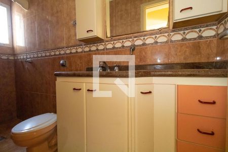 Casa à venda com 331m², 4 quartos e 3 vagas Casa à venda com 331m², 4 quartos e 3 vagasBanheiro