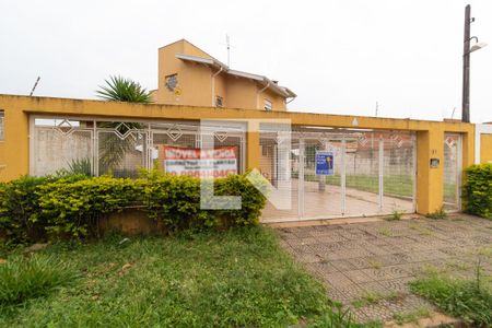 Casa à venda com 331m², 4 quartos e 3 vagas Casa à venda com 331m², 4 quartos e 3 vagasFachada