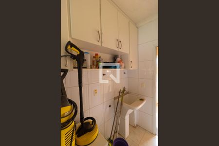 Casa à venda com 331m², 4 quartos e 3 vagas Casa à venda com 331m², 4 quartos e 3 vagasÁrea de Serviço