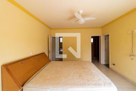 Casa à venda com 331m², 4 quartos e 3 vagas Casa à venda com 331m², 4 quartos e 3 vagasSuíte 02