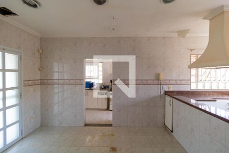 Casa à venda com 331m², 4 quartos e 3 vagas