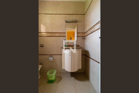 Casa à venda com 331m², 4 quartos e 3 vagas Casa à venda com 331m², 4 quartos e 3 vagasLavabo