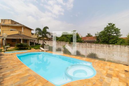 Casa à venda com 331m², 4 quartos e 3 vagas Casa à venda com 331m², 4 quartos e 3 vagasPiscina