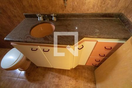 Casa à venda com 331m², 4 quartos e 3 vagas Casa à venda com 331m², 4 quartos e 3 vagasBanheiro