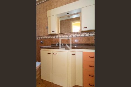 Casa à venda com 331m², 4 quartos e 3 vagas Casa à venda com 331m², 4 quartos e 3 vagasBanheiro