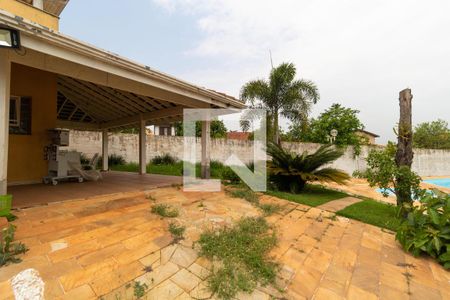 Casa à venda com 331m², 4 quartos e 3 vagas Casa à venda com 331m², 4 quartos e 3 vagasQuintal