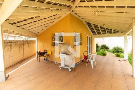 Casa à venda com 331m², 4 quartos e 3 vagas Casa à venda com 331m², 4 quartos e 3 vagasVaranda