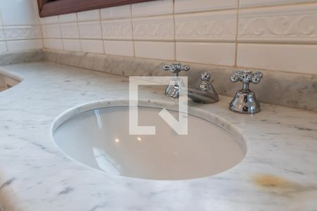 Casa de condomínio à venda com 305m², 5 quartos e 2 vagasBanheiro da Suíte 2