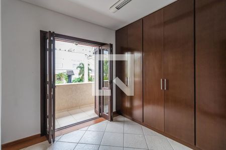 Casa de condomínio à venda com 305m², 5 quartos e 2 vagasQuarto 5