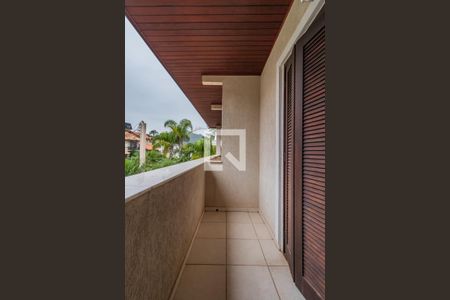 Casa de condomínio à venda com 305m², 5 quartos e 2 vagasSuíte 4