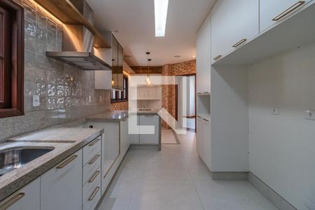 Casa de condomínio à venda com 305m², 5 quartos e 2 vagasCozinha