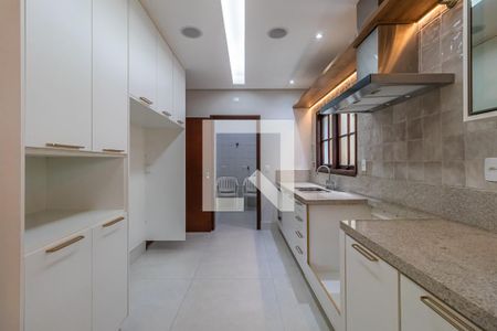 Casa de condomínio à venda com 305m², 5 quartos e 2 vagasCozinha