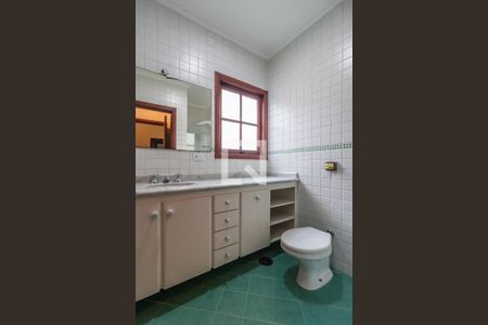 Casa de condomínio à venda com 305m², 5 quartos e 2 vagasBanheiro da Suíte 1