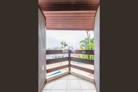 Casa de condomínio à venda com 305m², 5 quartos e 2 vagasSuíte 2