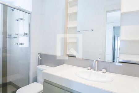 Apartamento à venda com 345m², 3 quartos e 4 vagas Apartamento à venda com 345m², 3 quartos e 4 vagasBanheiro da Suíte 2