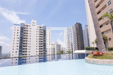 Apartamento à venda com 345m², 3 quartos e 4 vagas Apartamento à venda com 345m², 3 quartos e 4 vagasPiscina
