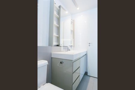 Apartamento à venda com 345m², 3 quartos e 4 vagas Apartamento à venda com 345m², 3 quartos e 4 vagasBanheiro da Suíte 2