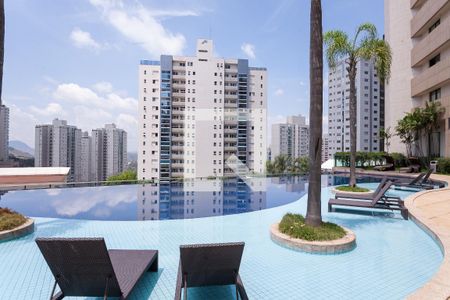 Apartamento à venda com 345m², 3 quartos e 4 vagas Apartamento à venda com 345m², 3 quartos e 4 vagasPiscina