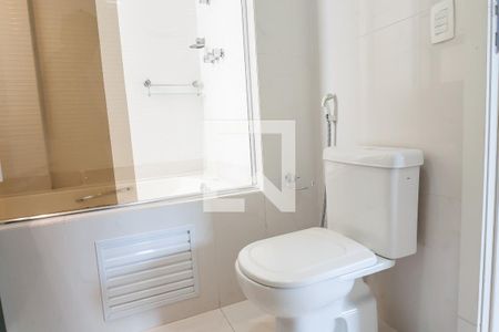 Apartamento à venda com 345m², 3 quartos e 4 vagas Apartamento à venda com 345m², 3 quartos e 4 vagasBanheiro Suíte Master