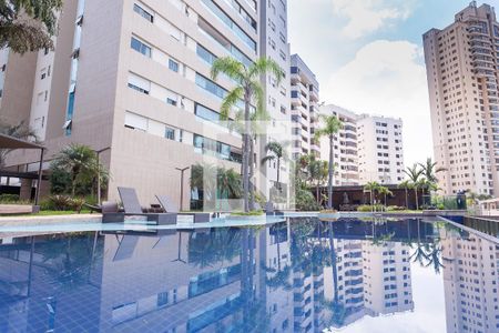 Apartamento à venda com 345m², 3 quartos e 4 vagas Apartamento à venda com 345m², 3 quartos e 4 vagasPiscina