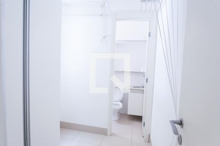 Apartamento à venda com 345m², 3 quartos e 4 vagas Apartamento à venda com 345m², 3 quartos e 4 vagasQuarto de Serviço