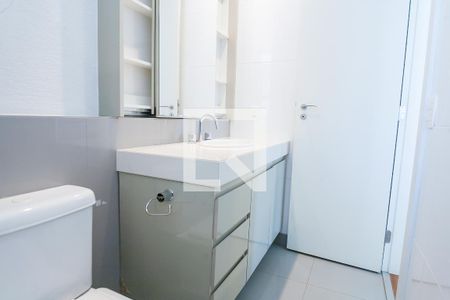 Apartamento à venda com 345m², 3 quartos e 4 vagas Apartamento à venda com 345m², 3 quartos e 4 vagasBanheiro da Suíte 2