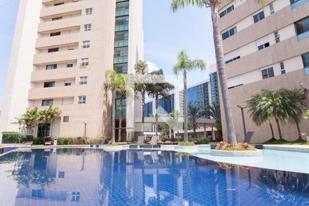 Apartamento à venda com 345m², 3 quartos e 4 vagas Apartamento à venda com 345m², 3 quartos e 4 vagasPiscina