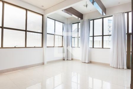 Apartamento à venda com 345m², 3 quartos e 4 vagas Apartamento à venda com 345m², 3 quartos e 4 vagasÁrea comum