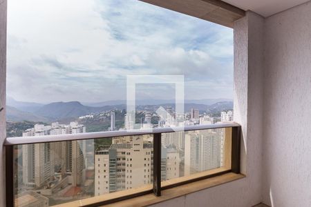 Apartamento à venda com 345m², 3 quartos e 4 vagas Apartamento à venda com 345m², 3 quartos e 4 vagasVaranda Suíte 1