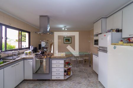 Casa para alugar com 500m², 4 quartos e 4 vagas Casa para alugar com 500m², 4 quartos e 4 vagasCozinha