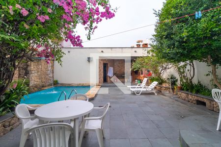 Casa para alugar com 500m², 4 quartos e 4 vagas Casa para alugar com 500m², 4 quartos e 4 vagasPiscina