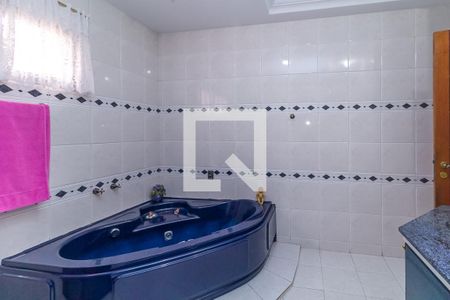 Casa para alugar com 500m², 4 quartos e 4 vagas Casa para alugar com 500m², 4 quartos e 4 vagasBanheiro da Suíte 1