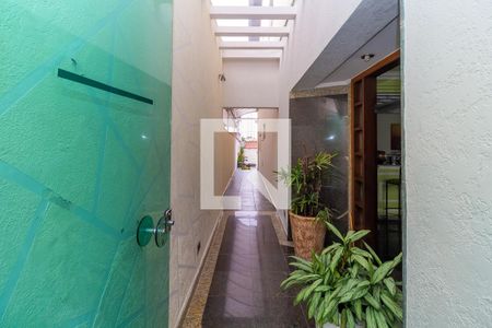 Casa para alugar com 500m², 4 quartos e 4 vagas Casa para alugar com 500m², 4 quartos e 4 vagasCorredor Externo