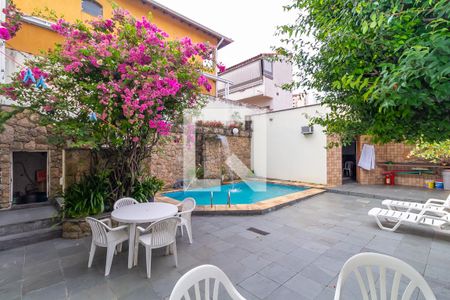 Casa para alugar com 500m², 4 quartos e 4 vagas Casa para alugar com 500m², 4 quartos e 4 vagasPiscina