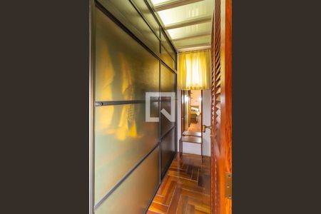 Casa para alugar com 500m², 4 quartos e 4 vagas Casa para alugar com 500m², 4 quartos e 4 vagasQuarto 3 - Suíte 1 - Closet