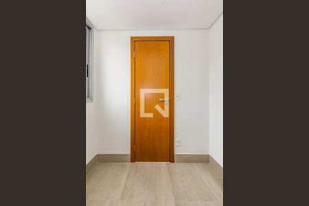 Apartamento à venda com 273m², 4 quartos e 4 vagasQuarto de Serviço